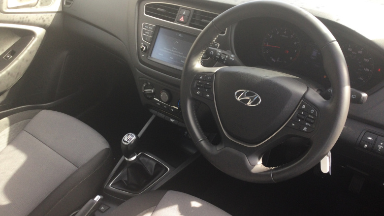 Hyundai i20 1.2 MPi SE 5dr Petrol Hatchback